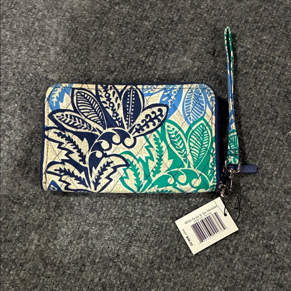 🌻 2/$25 - Vera Bradley SANTIAGO Wallet Wristlet